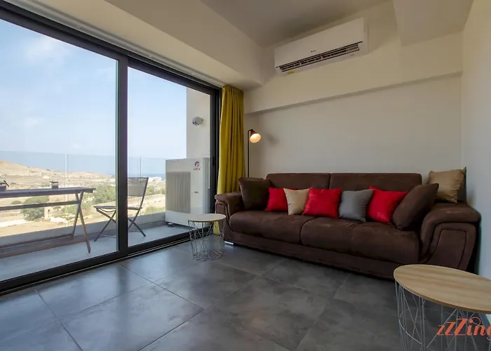2 Bed Apartment W Distant Sea And Country Views