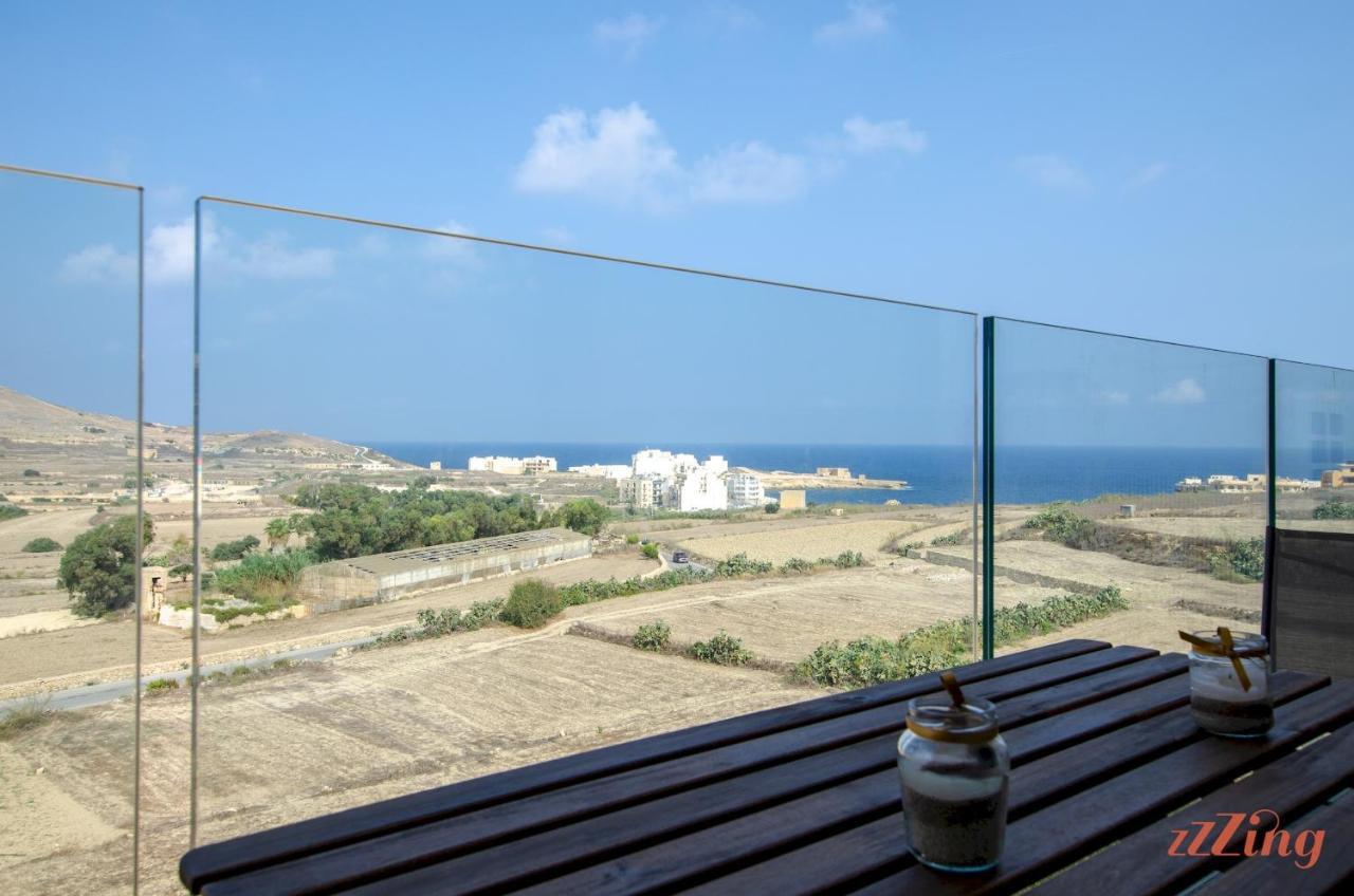 Apartment 2 Bed W Distant Sea And Country Views