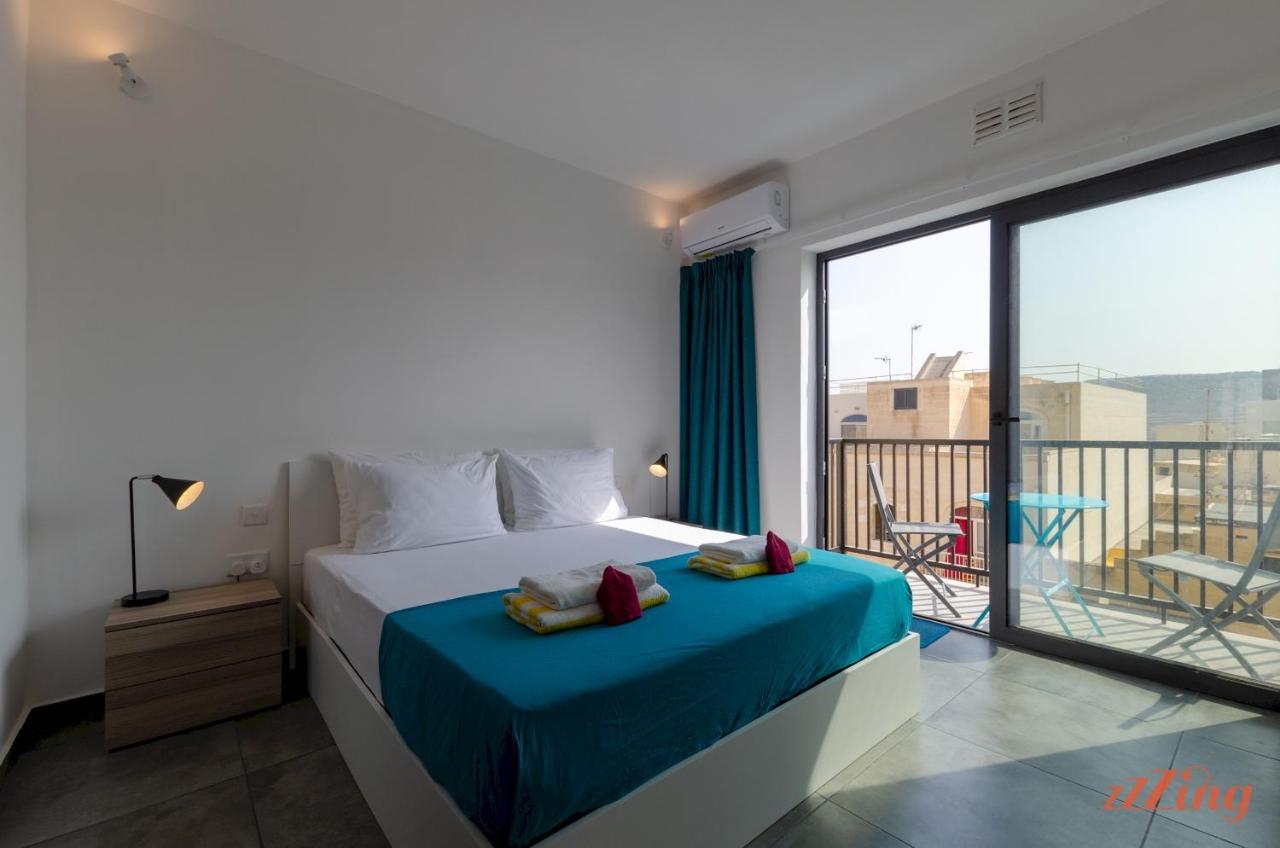 2 Bed W Distant Sea And Country Views