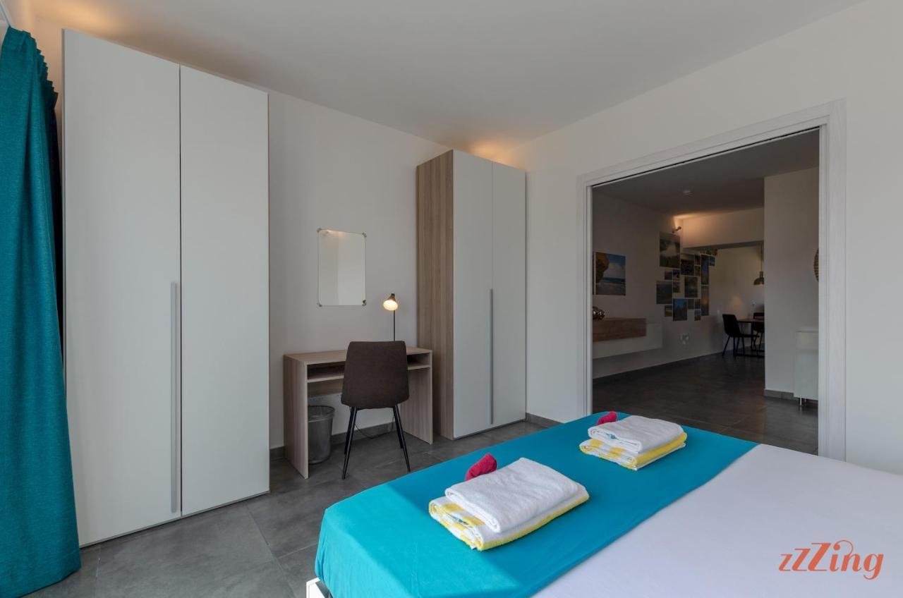 2 Bed W Distant Sea And Country Views Apartment